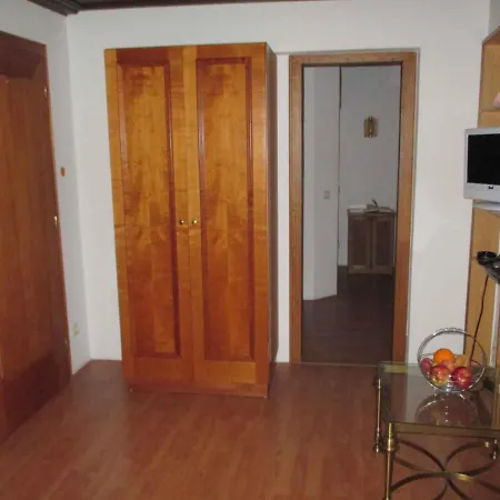 Studio In Omis/makarska Riviera 7224 Omiš